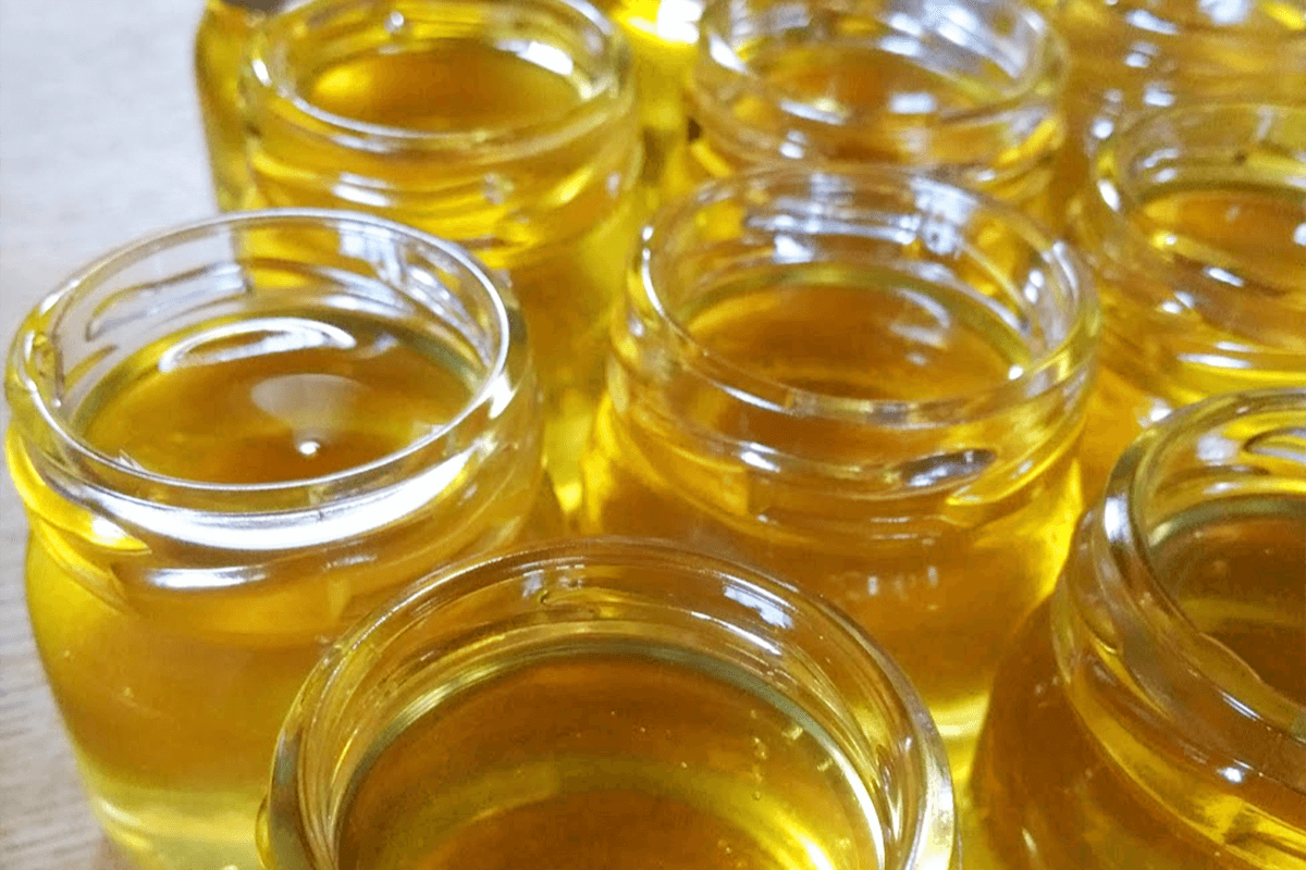 蜂蜜の瓶詰め